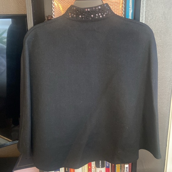 Black Caplet , One Size - Small to Medium, Brand New. - Picture 4 of 4